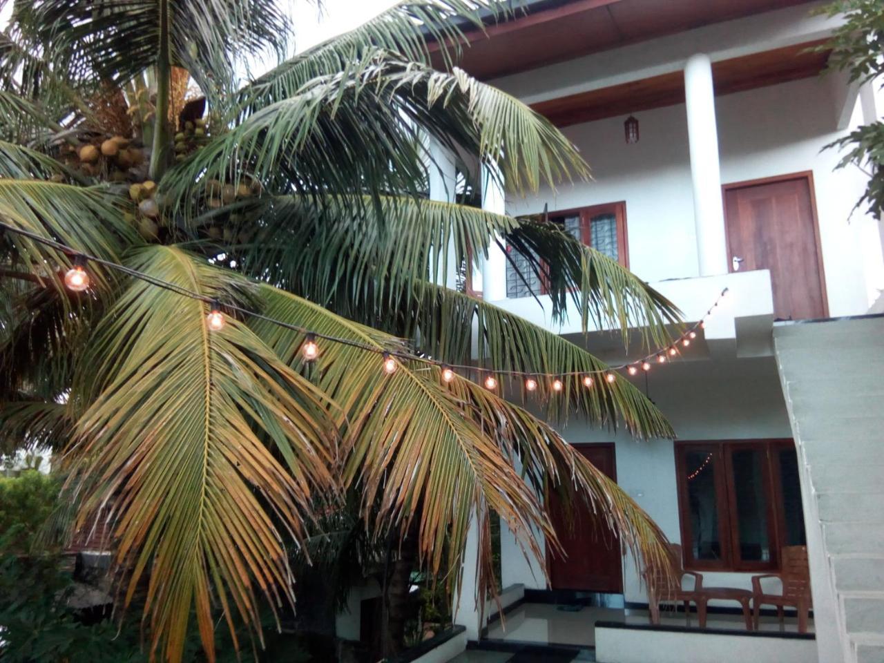 Layback Boutique Surf & Yoga Camp Sri Lanka Hostel Weligama Εξωτερικό φωτογραφία