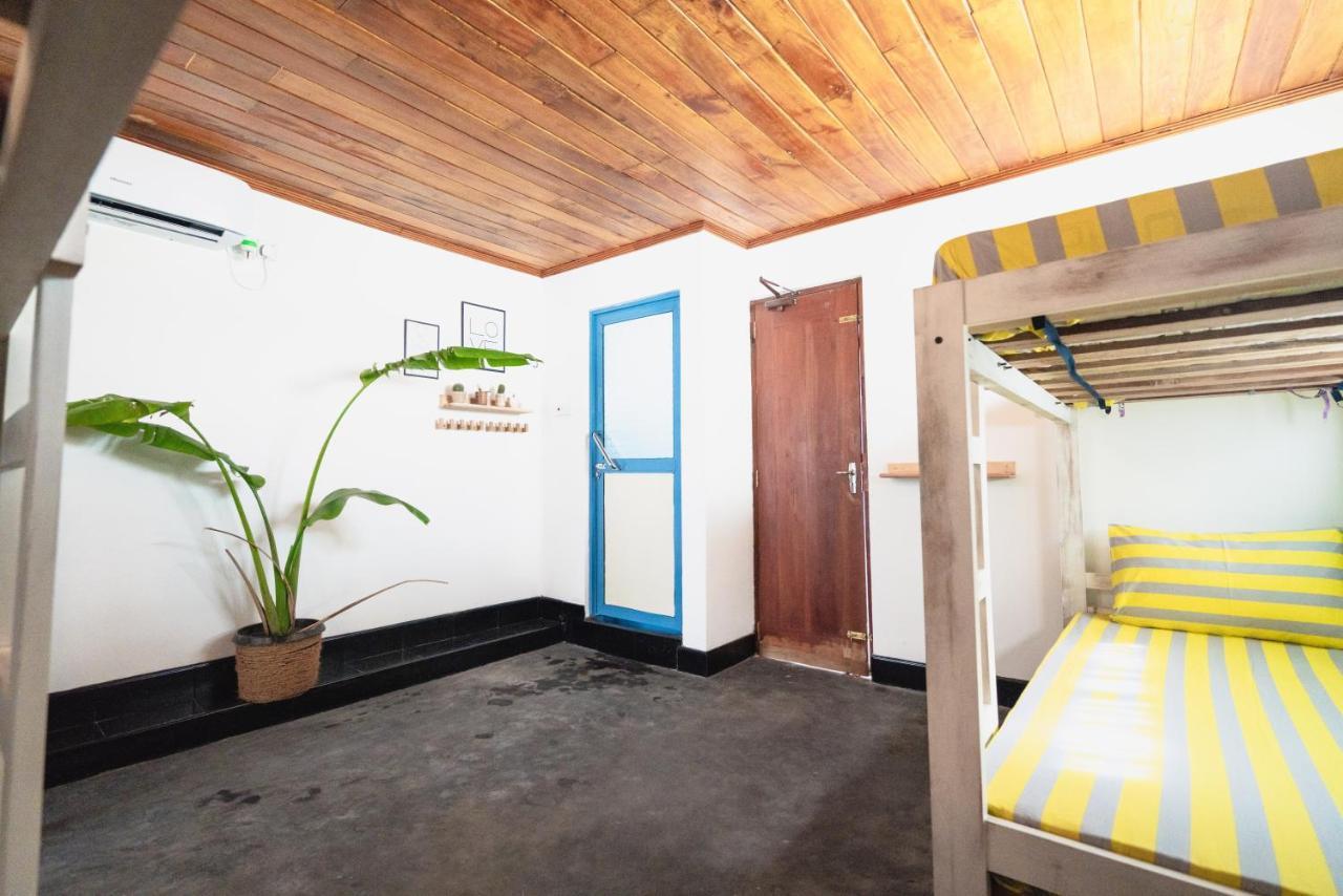 Layback Boutique Surf & Yoga Camp Sri Lanka Hostel Weligama Εξωτερικό φωτογραφία