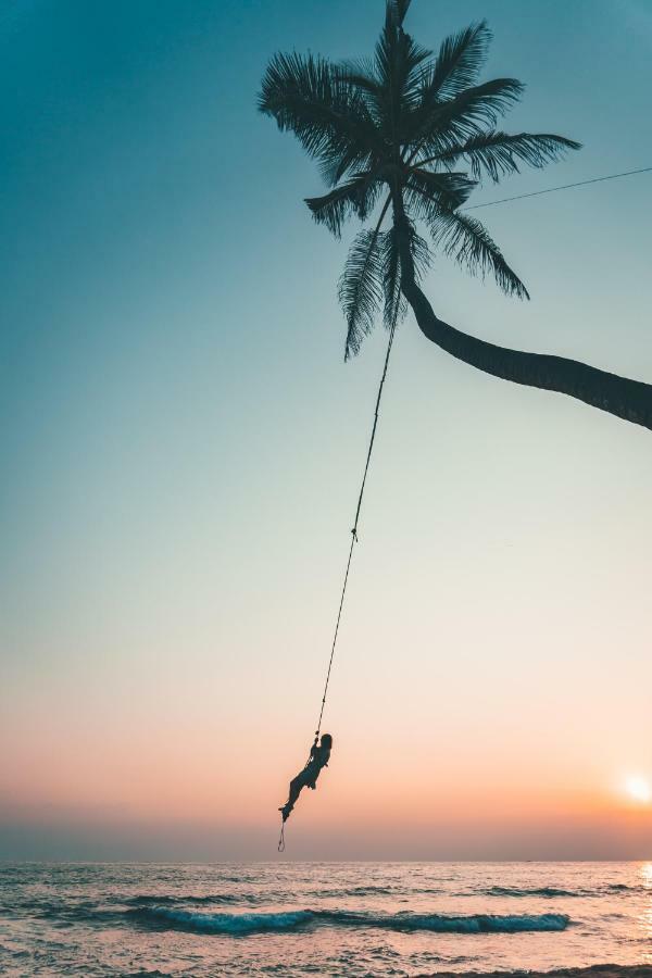 Layback Boutique Surf & Yoga Camp Sri Lanka Hostel Weligama Εξωτερικό φωτογραφία